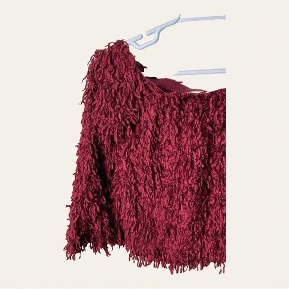 0752. Loveriche FRINGE OFFโ THE SHOULDERS TOP RED IN COLOR SIZE MEDIUM - Picture 3 of 8